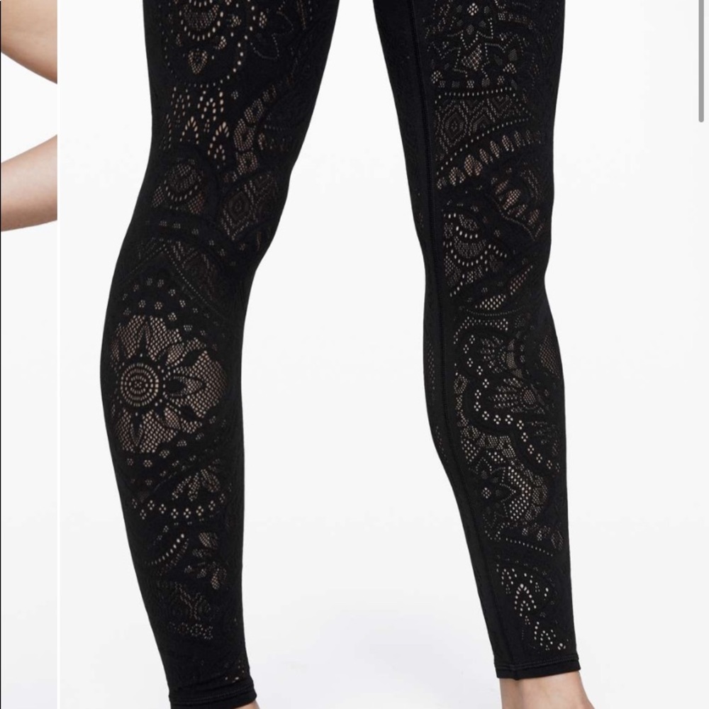 Lululemon Reveal Tight Zen Expression Size 4 25” *Like New*